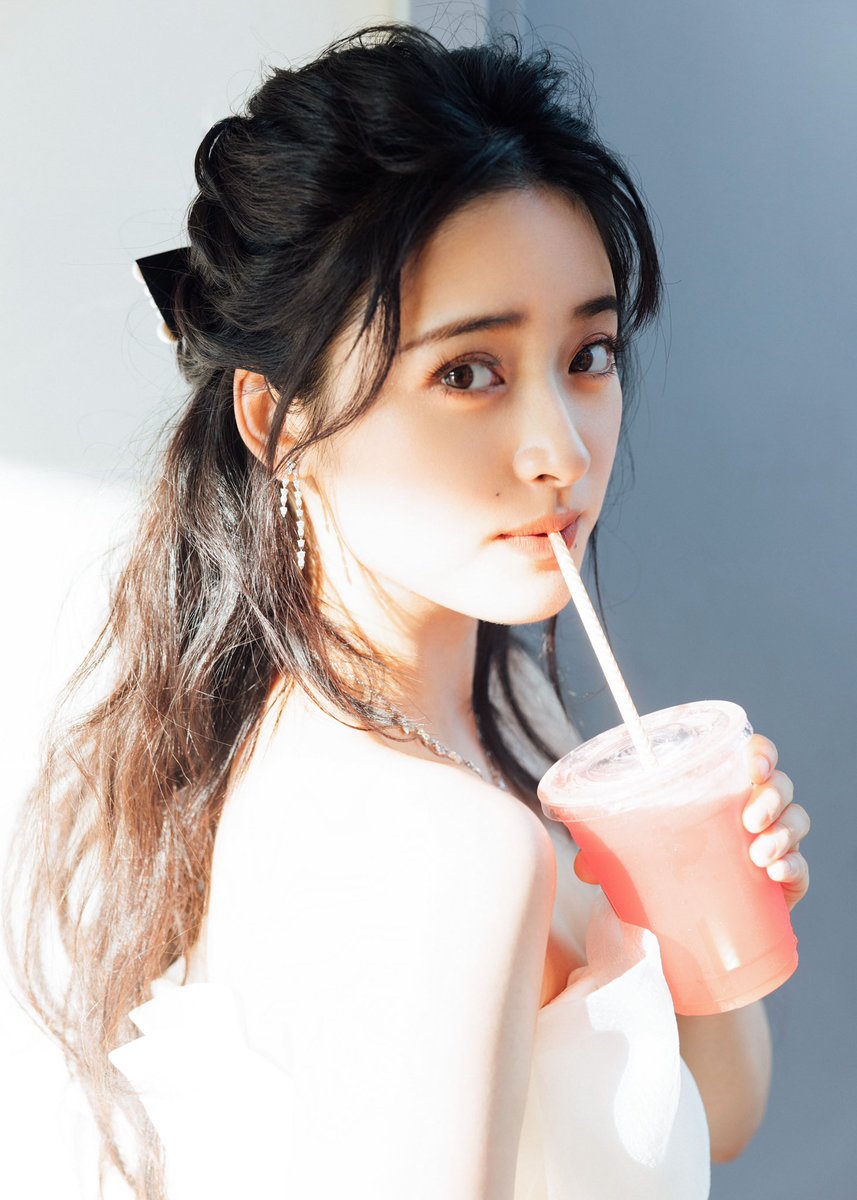 dramapotatoe's tweet photo. #ShenYue for the 35th Golden Rooster Awards

More - https://t.co/fOyjv0PuvZ https://t.co/gxmzG5B75u
