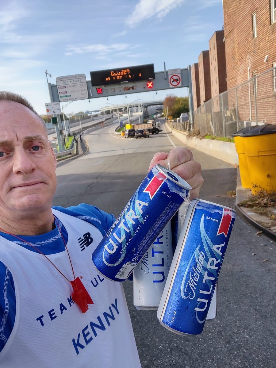ItsKennyRenner's tweet photo. @MichelobULTRA @nycmarathon 🏃🏃🏃🏃🏃🏃🏃🏃🏃 https://t.co/1XoCwy6ZWD