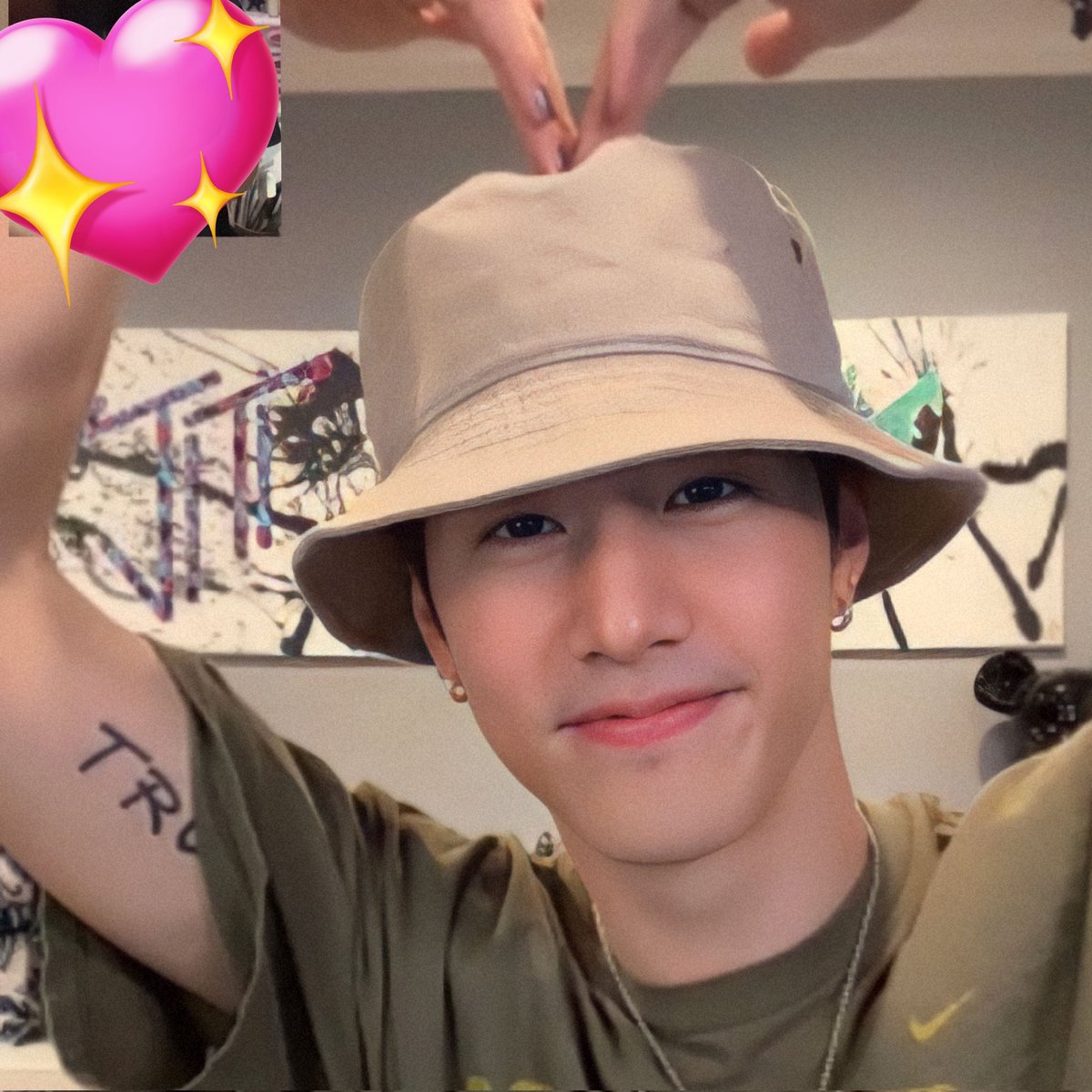 aoyaoeyy's tweet photo. โหหหหห น่ารักมากกก น่ารักแบบขนคำว่าน่ารักทั้งจักรวาลมากองไว้เธอ 💖 น่ารักแบบเสียอาการ น่ารักจนใจเจ็บ น่ารักแบบไม่มีที่สิ้นสุด เหมือนจุดกำเนิดคำว่าน่ารักอยู่ที่เธอคนนี้ 😭😭😭

Cr. kinwai0116

#MarkTuan @marktuan https://t.co/0p9sjKDPzP