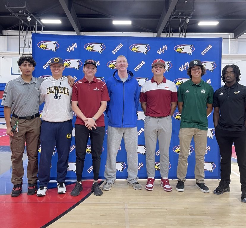 Congratulations to these young men who signed their NLI’s this week!! 

Francisco Aguayo III - Holy Names
Kyle Connelly - Cal Berkeley 
Niko Olson - Santa Clara
Ryder Helfrick - Arkansas
Myles Walton - Sac State
Isaiah Landry - Alabama State

#UglyBaseball #SigningDay