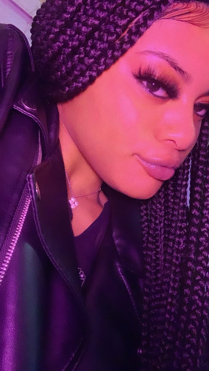 Blancheexcelle1's tweet photo. IM CUTE OR WHATEVER 
🌹🔥🌹🔥🌹🔥🌹🔥🌹 https://t.co/1sKYQhilYo
