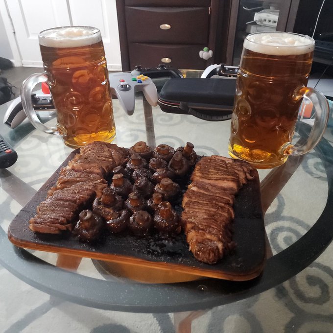 I don't post muh foods here, but it Friday. Friday is steak/fish night. https://t.co/SPFvFbFvfR