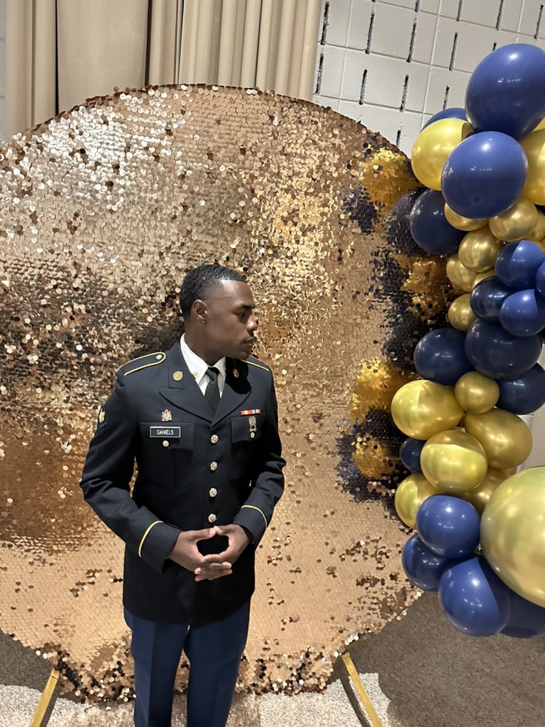 DeeGreatest___'s tweet photo. Celebrating the 75th Anniversary Dining Out and Veterans Gala Military Ball 2022.
Feels good to put my ASUs on after the world shut down for a second.
#FutureLT
#JaguarBatallion
#SUROTC https://t.co/cYBoBAmLRk