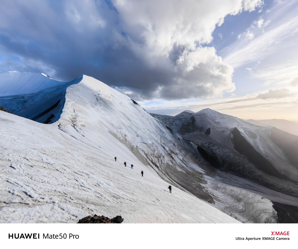 HuaweiMobile's tweet photo. The world is vast and meant for wondering. 

Walk a mile with the #HUAWEIMate50 Series 120 Degree Ultra-wide Angle shot, and you can capture the vastness of nature's wonder in your pocket.

Learn more: 
https://t.co/E34FZzLM4g https://t.co/i7iAXQ7zCH
