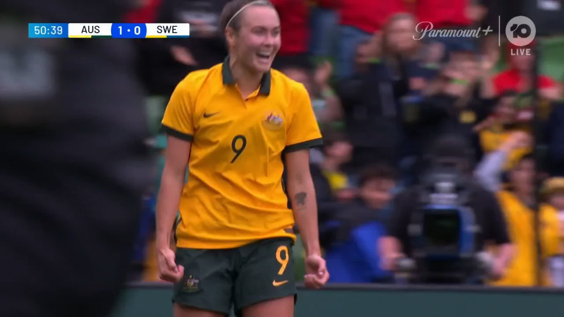 🚀🚀🚀

Caitlin Foord with a world-class finish as @TheMatildas go two goals to the good! 

Follow 🇦🇺 vs 🇸🇪 LIVE:  

#AUSvSWE”