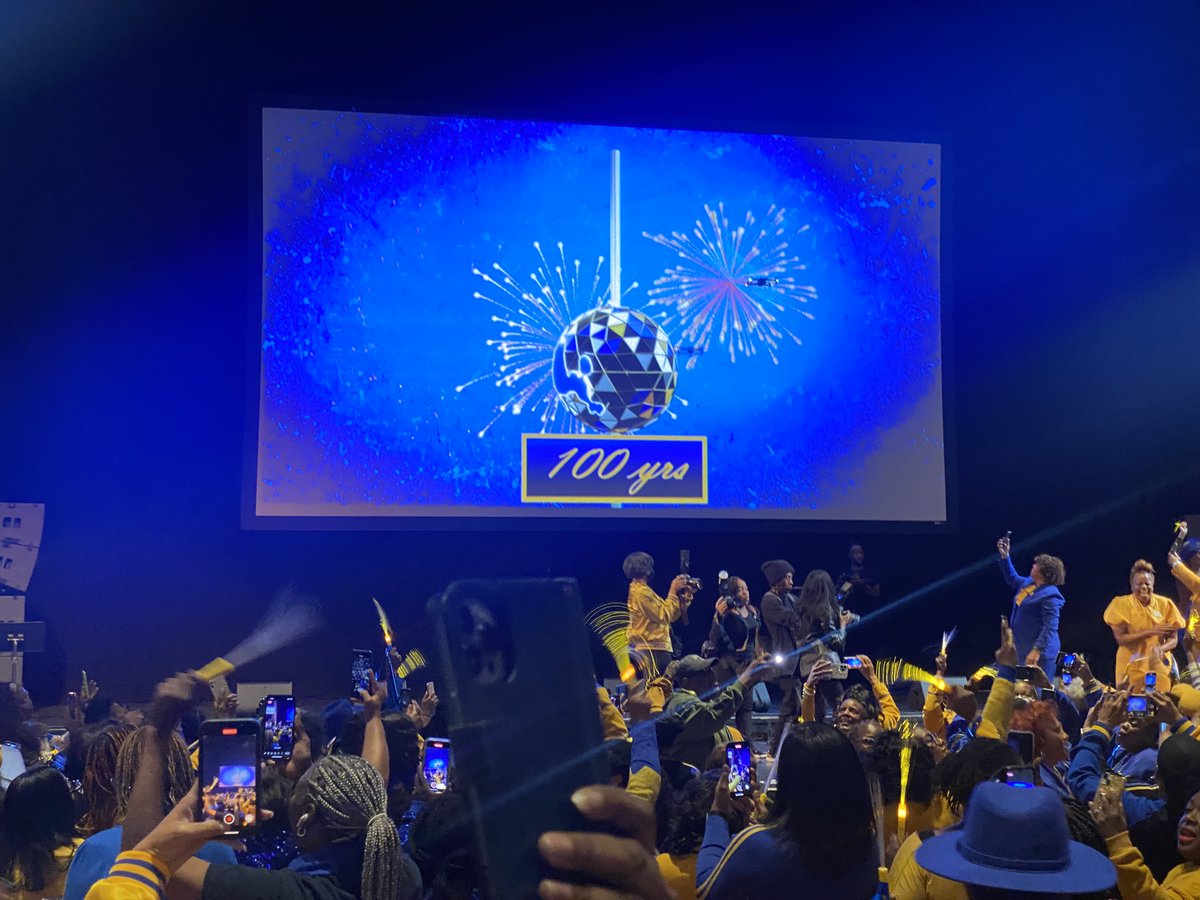 It’s Centennial!!! Happy Centennial Central Region Sorors💛💙

#SGRho100 #SGRhoCentennial #SigmaGammaRho #Greater
