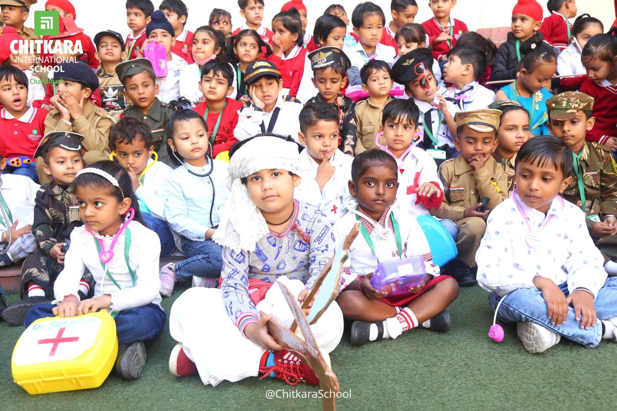 chitkara_school's tweet photo. Chitkara International School, Chandigarh organises an educational activity to celebrate "Community Helpers Day" for the winsome students of Nestling to Cygnets
#CIS #chitkarainternationlschool #community #workers #communityhelpersday #studentactivity #event #schoolactivity https://t.co/vin6TXP8pG