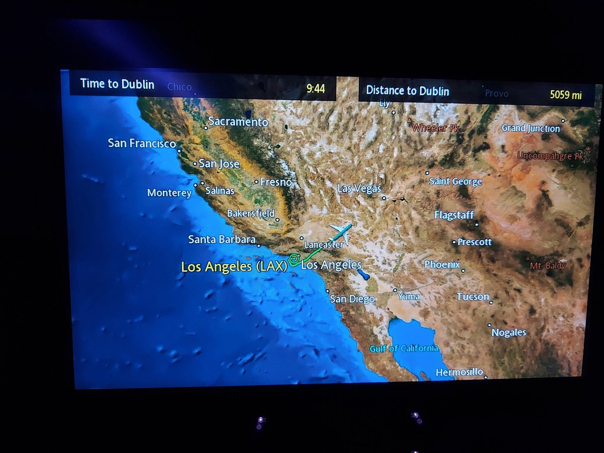 Michaelkelly707's tweet photo. It's not often I get the chance to #Flightstalk myself but using the #onboardWiFi on my @AerLingus flight #EI68 to Dublin from Los Angeles I can https://t.co/0a6jVOp597