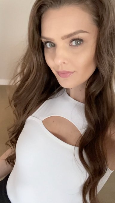 Watch Michelle Jean ©'s leaked NSFW photo on TwXstars