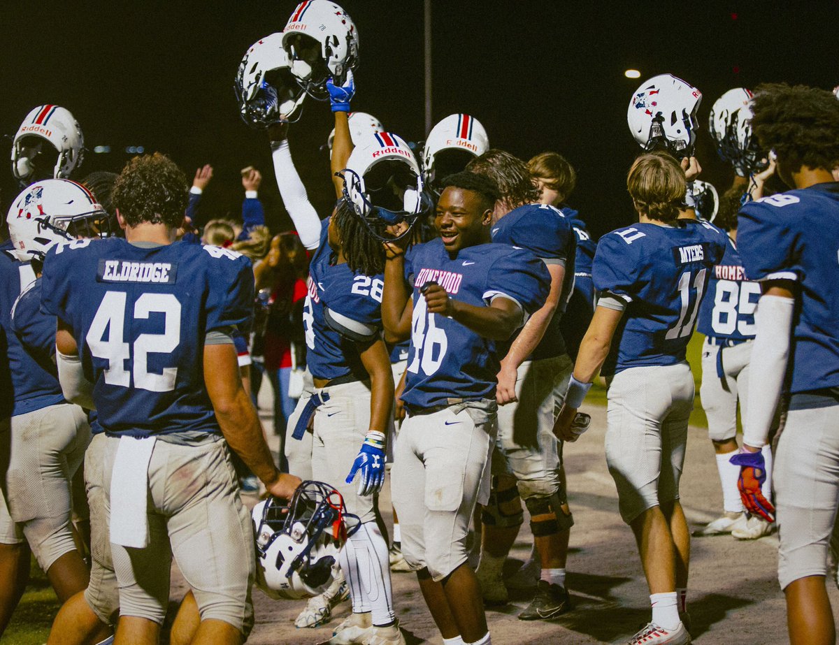 It's been a special ride for <a href="/HWD_Football/">HOMEWOOD FOOTBALL</a> and the Patriots aren't done just yet. An impressive win on Friday night to reach the quarterfinals.

From <a href="/GaryALloyd/">Gary Lloyd</a>:  thehomewoodstar.com/sports/homewoo…