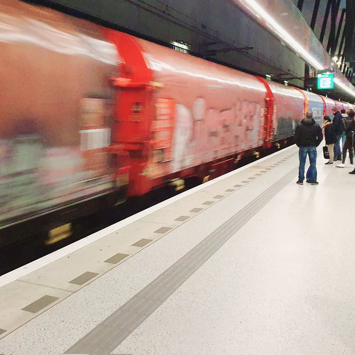 It looks like NS is down. <a href="/NS_online/">NS online</a>, without warning or explanation, Delft Station has had no regular trains running since at least 0530 this morning. The digital displays show a message error or nothing at all and just now a high-speed freight train passed unexpectedly by.