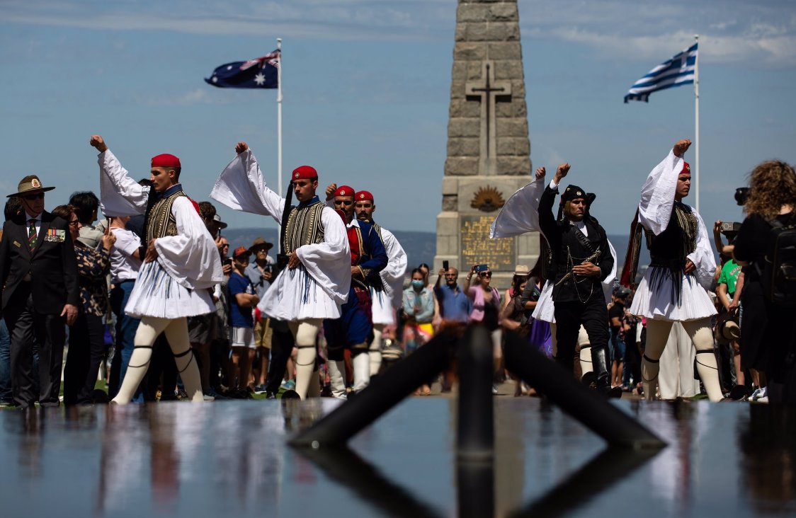 Το @CityofPerth 🇦🇺υποδέχθηκε μέλη από την Προεδρική Φρουρά
#oxiday