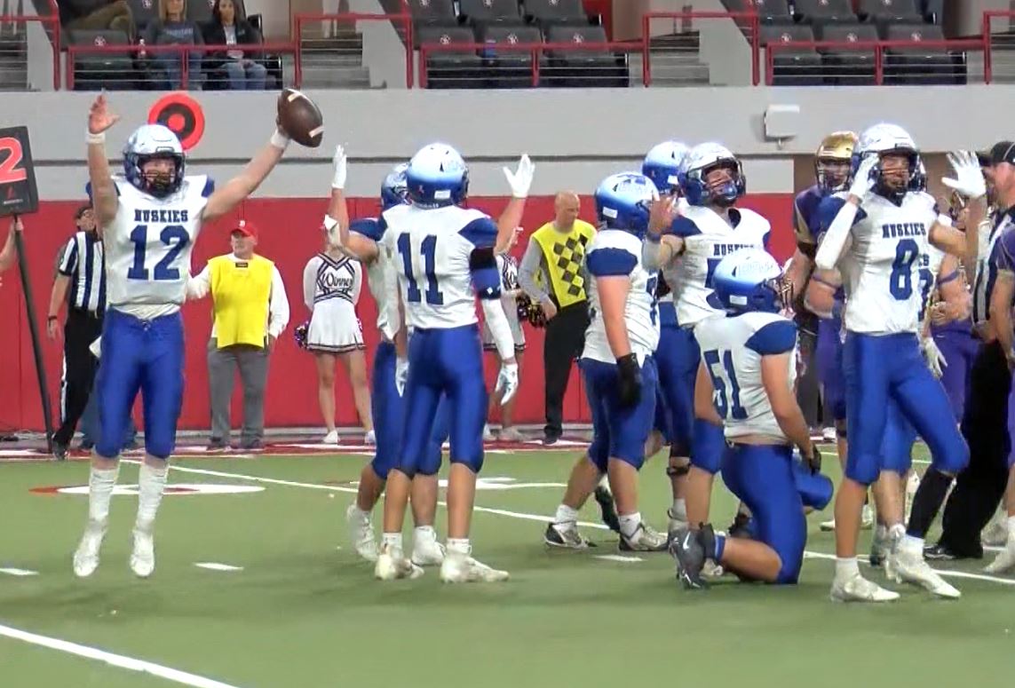 HISTORIC DAY FOR EP-J!

<a href="/EpjFootball/">EPJ Football</a> capped off their perfect season with a victory over Winner in the Class 11B title game, claiming the school's first-ever state title!

WATCH HERE 🏈⬇️
siouxlandproud.com/sports/great-d…