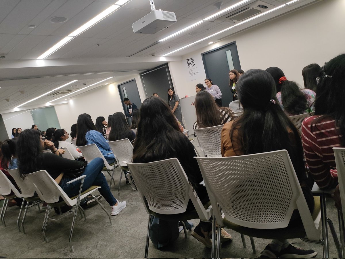 itsneha_yadav's tweet photo. Fun and informative session by @VermaAbhigya @Nishtha_0801 @RGaurisha #communityday #mscigdtuw #azuredevday https://t.co/om5Zx9z5jj