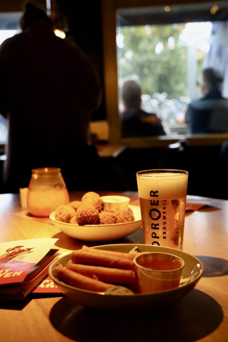 Het was een bijzondere dag! De afsluiting van Utrecht900 hebben we gevierd met de Parade zonder Muren, de XL editie van de Sint-Maarten Parade. Vele Utrechters struinde door de stad en genoten van de sfeerroute. En dronken samen het frisse biertje 'Pint Maarten'. Utrecht bedankt!