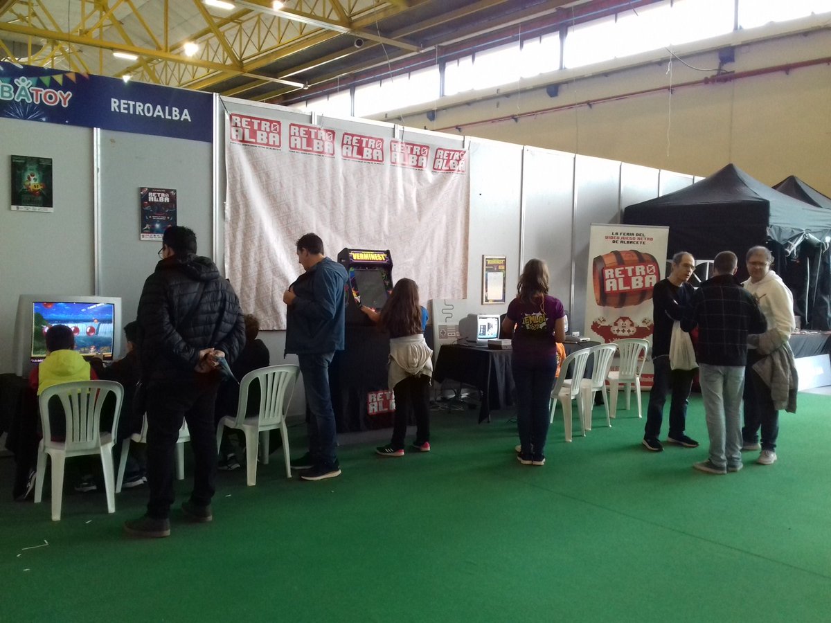 retroalba's tweet photo. Ya estamos en @albatoyferia ;)
¡Venid al Stand y jugad unas partidaicas!
Por cierto se vienen cositas muy muy chulas 🤭🤫. ¡Estamos deseando de contároslo!
#albatoy #Albacete #retrogaming #retrogames https://t.co/XOa2F7n32X