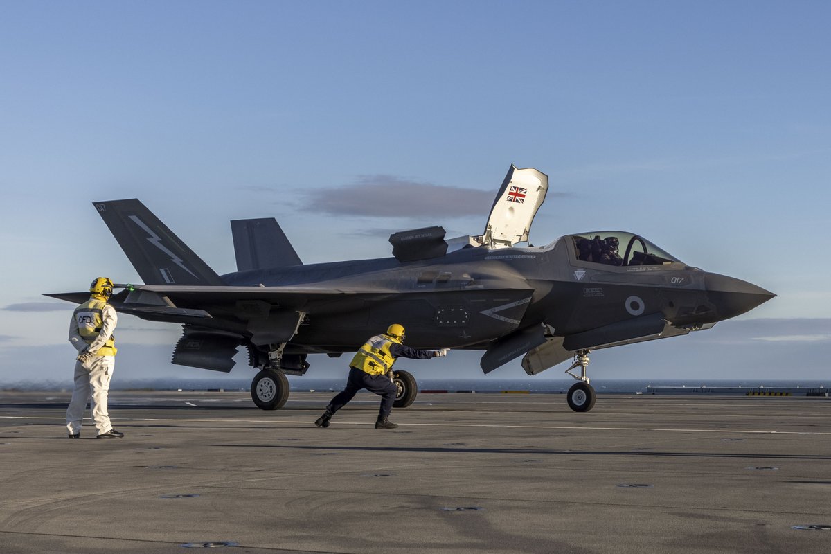 UK Carrier Strike Group tweet media