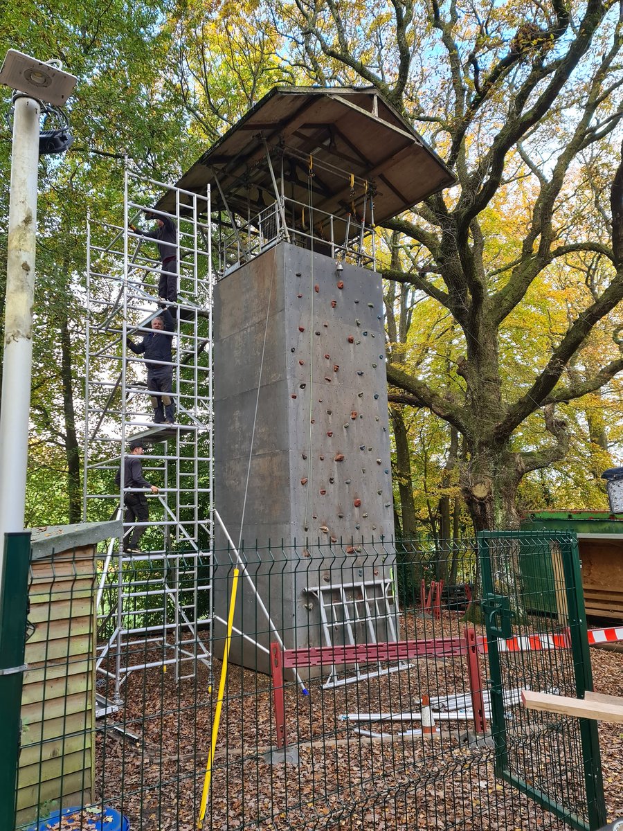 Service crew today, thanks to our County Commissioner and Deputy County Commissioner for breakfast, all set for a days work <a href="/surreyscouts/">Surrey Scouts</a>