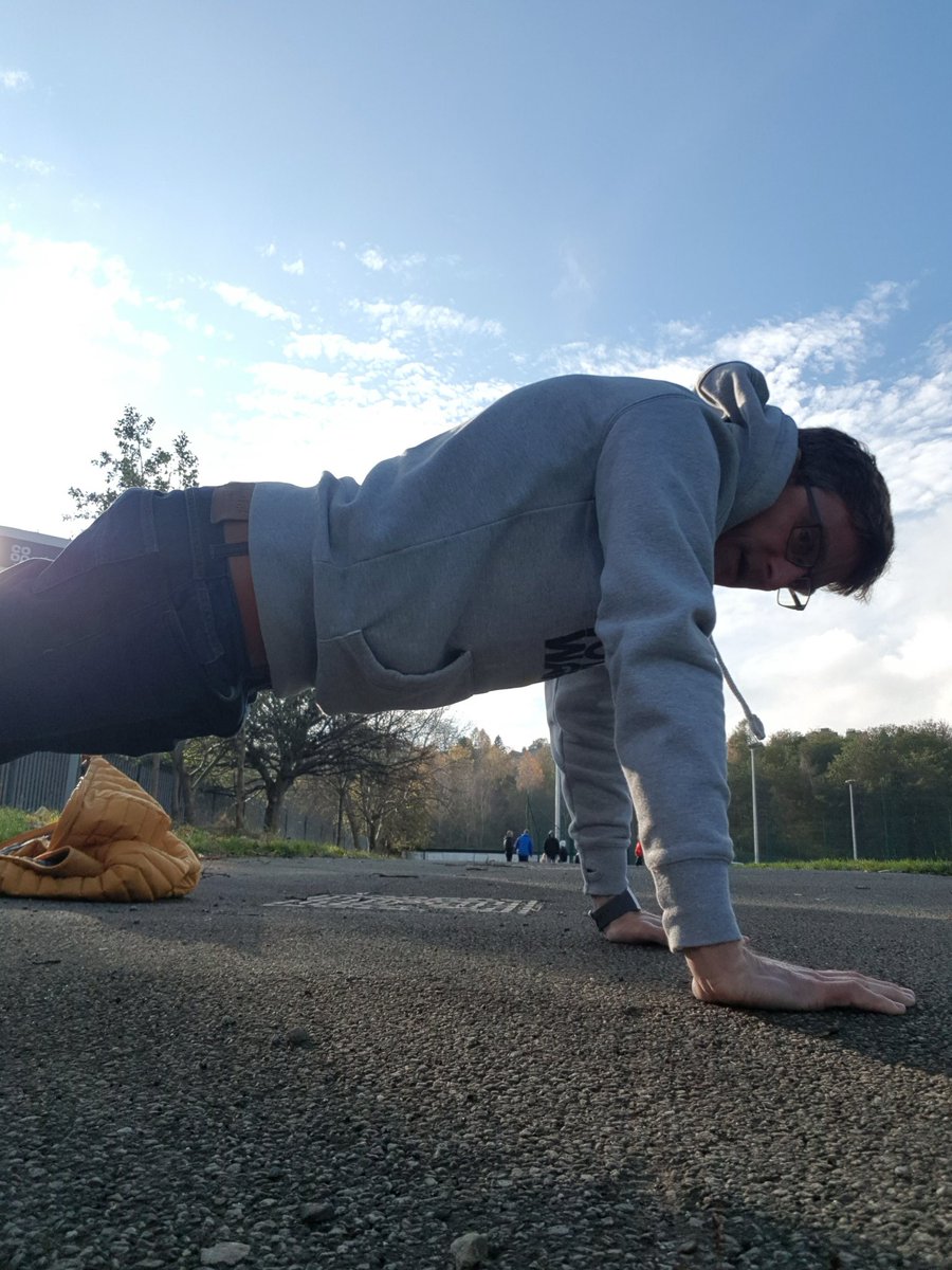 Getting the #100pushupchallenge in when i can, this time whilst watching grassroots football. fundraise.cancerresearchuk.org/page/clives-10…