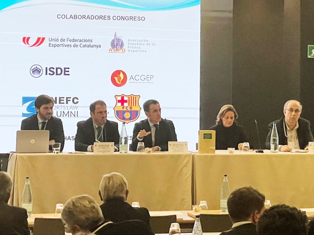 Miembros de nuestra Junta directiva, encabezados por el vicepresidente <a href="/joseAberbel/">jose berbel navarro</a>, nos representan en el Congreso de la <a href="/AEDD1/">AEDD</a>, en Barcelona. <a href="/JG_Vallecillo/">Javier G. Vallecillo</a> intervino en las comunicaciones y <a href="/miguelrocamora/">Miguel Rocamora</a> en la presentación del libro “Guía jurídica de asesoramiento de clubes”