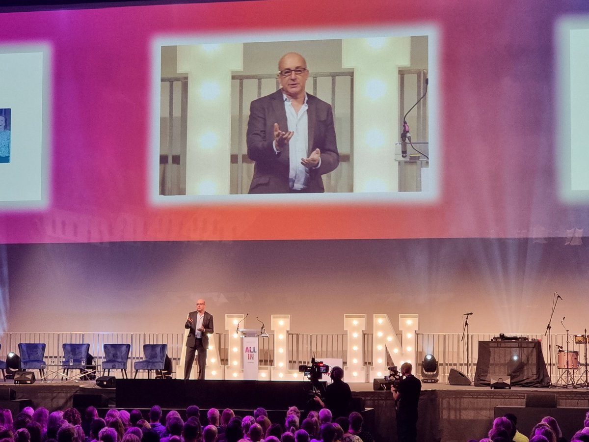 Rob_Murray92's tweet photo. I'm at the @TCworldwide conference in Liverpool, where I've just been hypnotised by Paul McKenna #TCConf22 https://t.co/rpOuTxYFGx