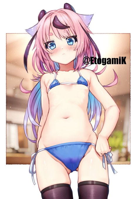 #鳴花ヒメマイクロビキニ部
紐の食い込みヨシ! 