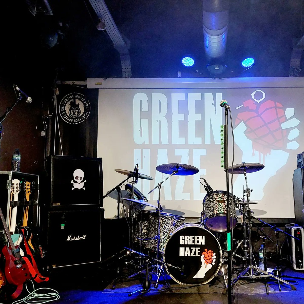 Great night last night in Leicester at Firebug . Also big thanks to Paul and Wake up promotions for putting the show on 👍

Thanks to everyone who came out and rocked the night away with us. You guys brought the heat 🔥

Now it's off up to Bradford for round 2 🤘