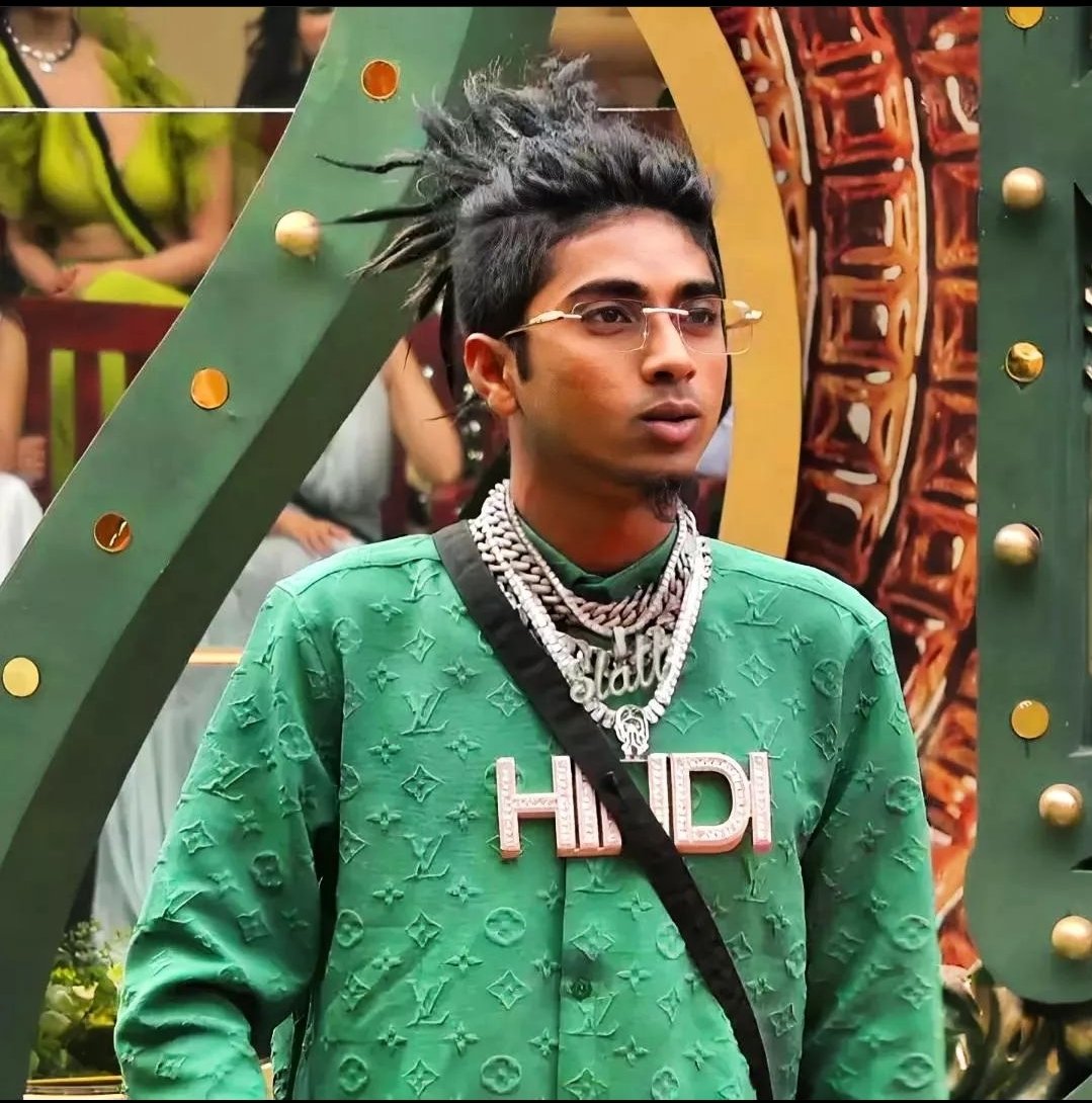 X \ #BiggBoss_Tak👁 در X: «In yesterday's episode of Shukravar ka Vaar  episode, MC Stan was seen in a Louis Vuitton shirt which cost around Rs 2.5  lakhs 😮