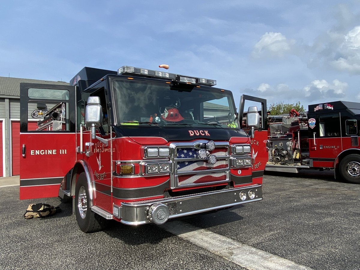 DUCKFIREDEPT's tweet photo. Learn what it takes to become a VOLUNTEER FIREFIGHTER 👨🏽‍🚒 Our volunteers are making a difference 💥  🚒 We Are Duck Fire 🔥 #duckfire #firefighters #volunteers #volunteerfirefighters #firedepartment #duckfiretees #ducknc #hereforyou #makingadifference #dedicatedtoserve #nvfc #vcos https://t.co/TJQBLw7zmn