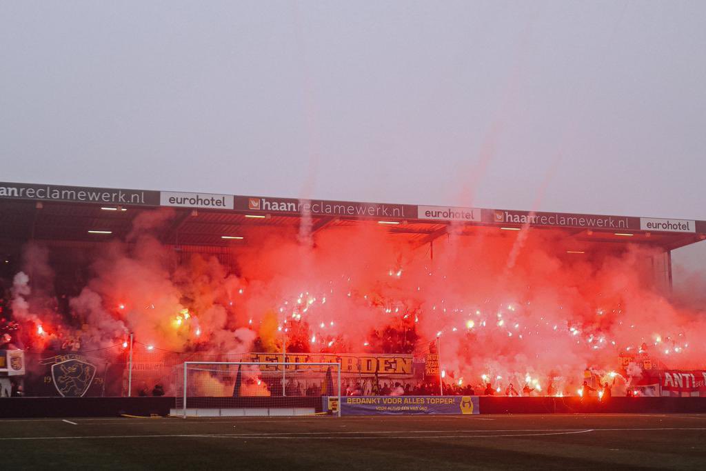 wesselhaites's tweet photo. Club van de stad! 💛💙 #dkvCAM https://t.co/AfUtdbxfoe