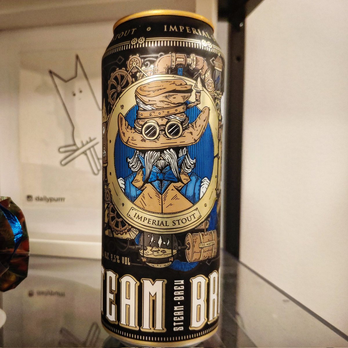 SBiohazardov's tweet photo. Steam Brew. Imperial Stout. 7.5%

Неожиданно лёгкий по вкусу имперский стаут. Приятны кофейный привкус. Не горький. Несколько портит водянистость. Но в целом неплохо. Ещё одно годное лидловское пиво. 

3.75

#SteamBrew #ImperialStout  #beer #craftbeer #alcohol https://t.co/xB3G5BhCLv