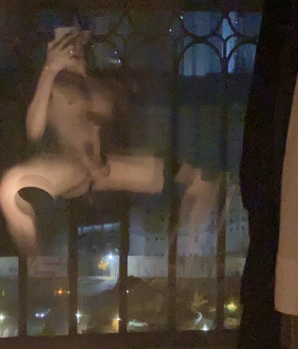 제 방에서 본 야경뷰 보고 가세요