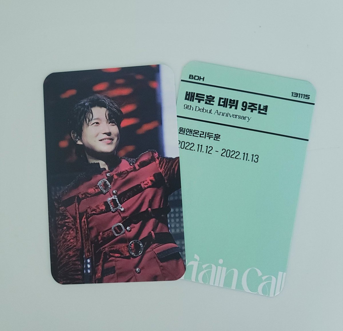 금일 일반특전이 소진되어 일요일 일반특전으로 제공됩니다. 내부 구성품은 아래 포토티켓을 제외하고 동일하니 참고부탁드립니다!