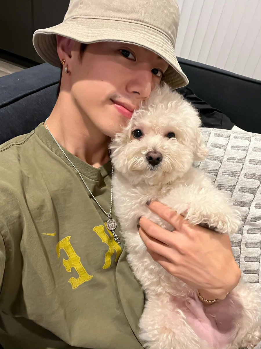 mybunny93's tweet photo. มาร์คอัพ weibo บอกว่า
~ไม่เจอกันนา�� ไมโลและฉันคิดถึงคุณ~
น่ารักกกกก🥺🫶🏻💖🐶
#MarkTuan https://t.co/LkOwmhx4ED