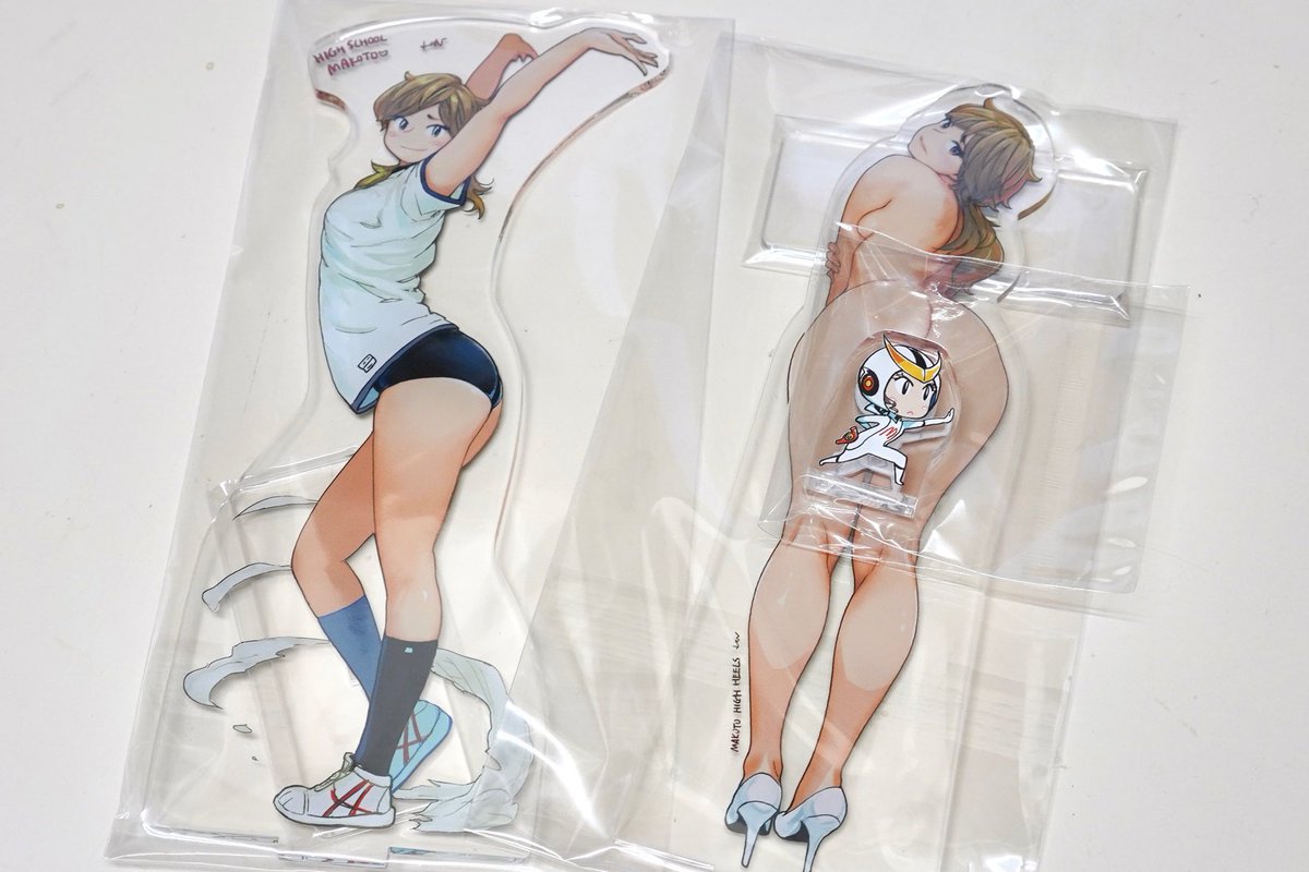 新作アクスタ真琴ちゃんブルマーと真琴ちゃんハイヒールもお忘れなく。みえしゃーんが真琴ちゃん守るッ!のセット❤️ 