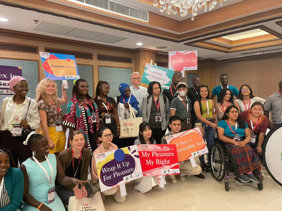 daisy_kandole's tweet image. Just co- facilitated an amazing session @ICFP2022 entitled &quot;Wrap it Up For Pleasure.&quot; Let&apos;s normalise conversations on pleasure &amp;amp; let young people know that it all starts with self awareness &amp;amp; believing in who you are as an individual.
#ICFP2022
#WeAreRHU
#PowerToYouthUg