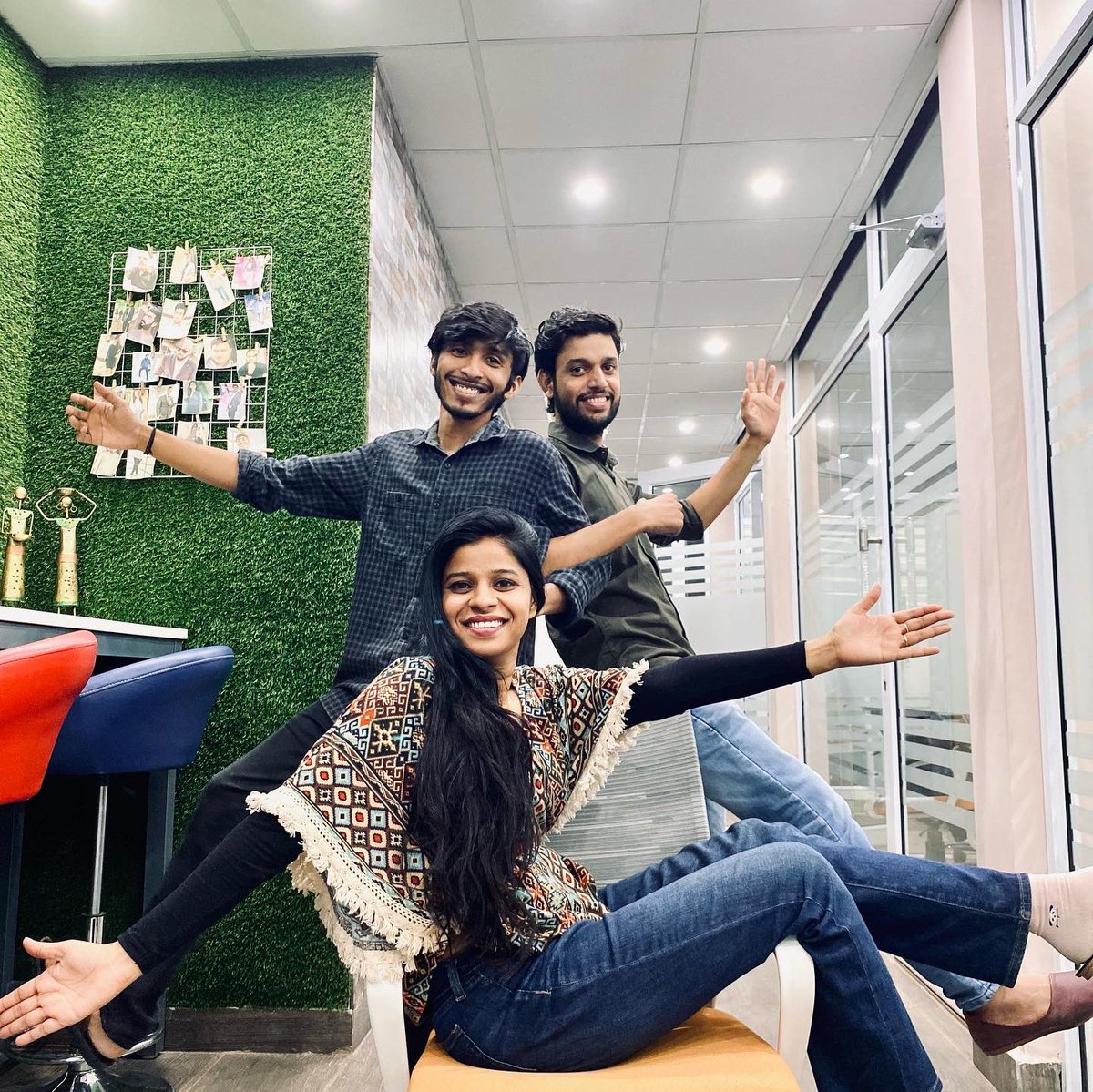 visualhousetvh's tweet photo. YOLO. Do what you love, love what you do, and never stop laughing!
We all need to take a break from time to time to optimize and boost our creative juices. #officediaries
.
.
.
#thevisualhouse #wherevisionarieswork #officethings #employeespotlight #officespace #Funtime https://t.co/jrxPA3GoDH