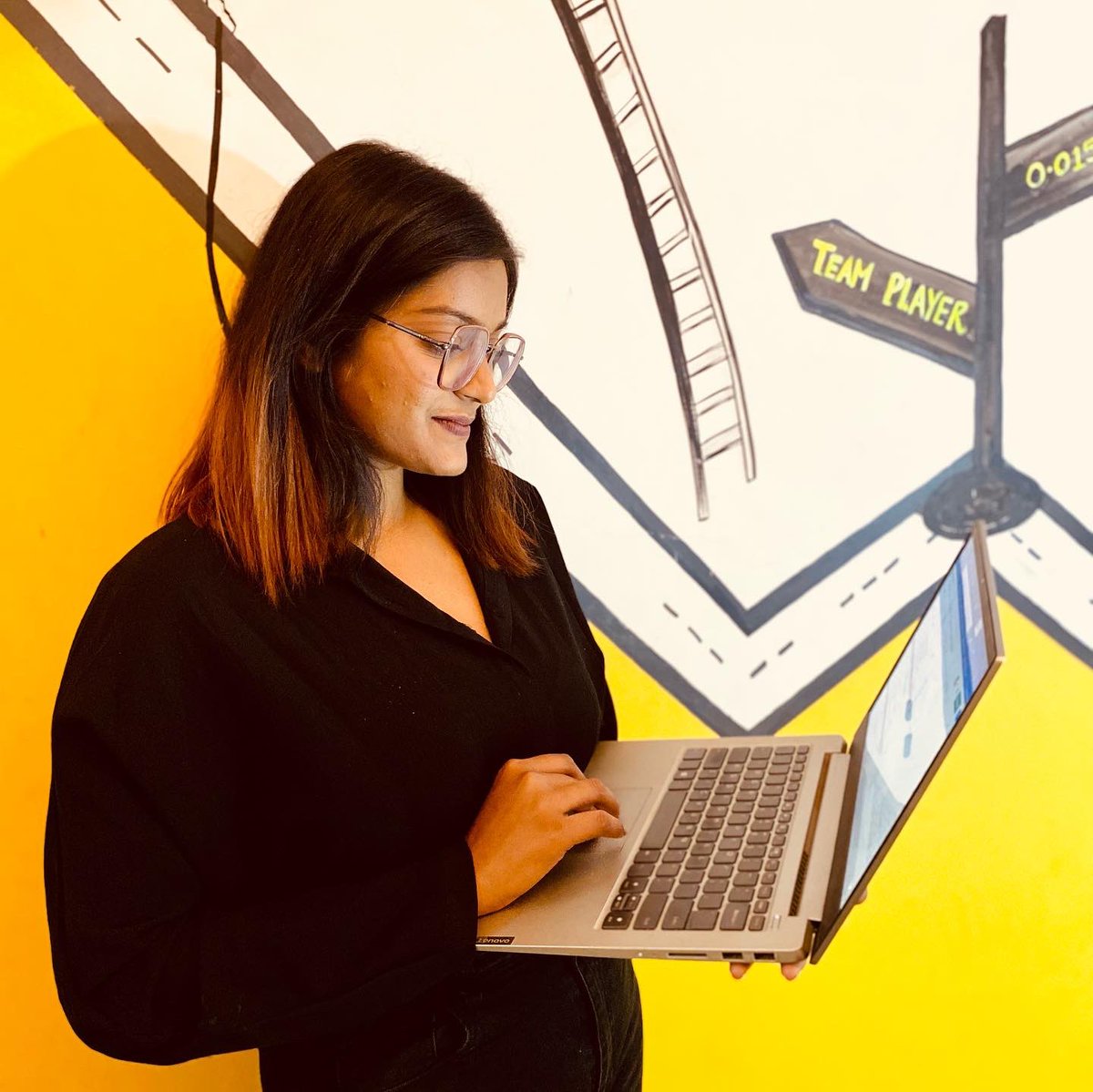 visualhousetvh's tweet photo. YOLO. Do what you love, love what you do, and never stop laughing!
We all need to take a break from time to time to optimize and boost our creative juices. #officediaries
.
.
.
#thevisualhouse #wherevisionarieswork #officethings #employeespotlight #officespace #Funtime https://t.co/jrxPA3GoDH