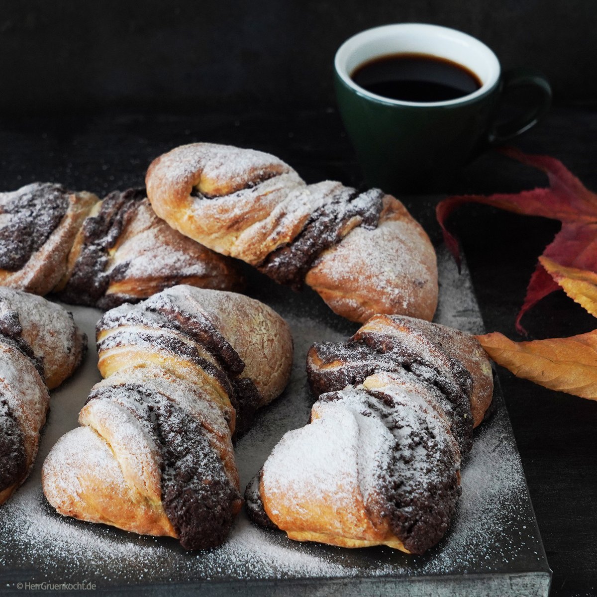 HerrGruenkocht's tweet photo. Jetzt mit Rezept: Nuss-Striezel mit Zimt und Kardamom
Euch allen einen wunderbares Herbstwochenende:-)
https://t.co/1Q2Y6M5n4P
#Striezel #backen #Nuss #Zimt #Kardamom https://t.co/vJgD6xIawi