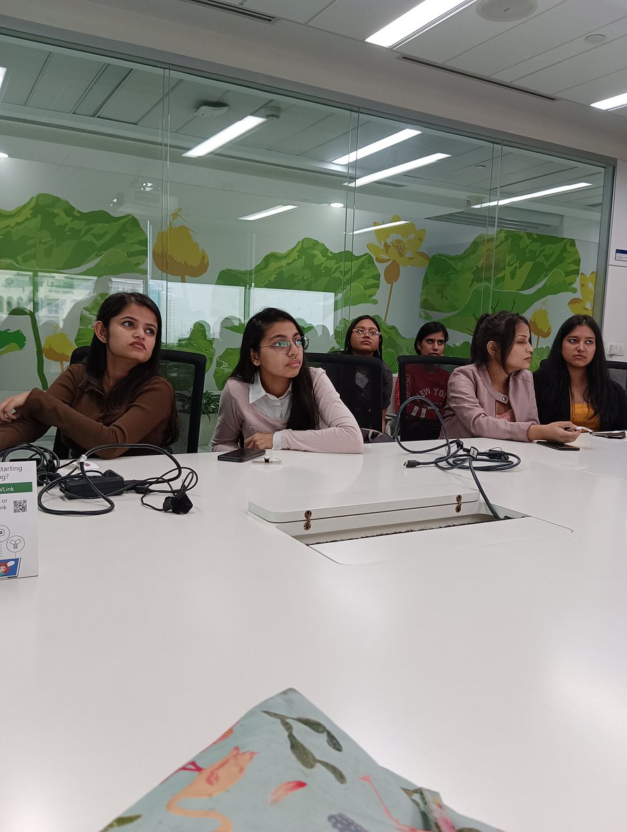 _janvi__10's tweet photo. Second session on BUILDING ML PIPELINES USING AZURE PLATFORM by @RGaurisha<3 #communityday #mscigdtuw #azuredevday #microsoft # https://t.co/HfQra5DEHr