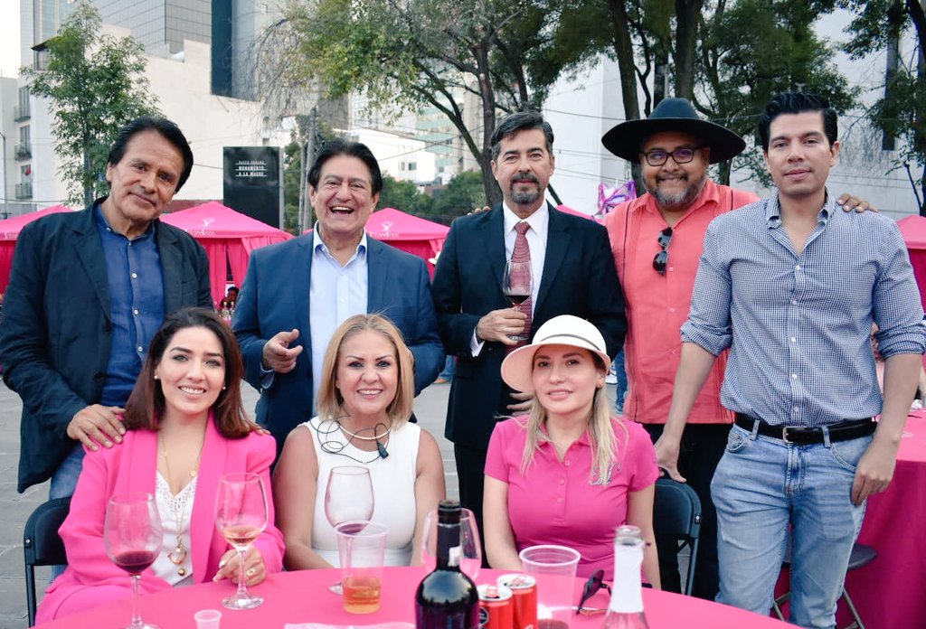 NexosTuristicos's tweet photo. En la explanada del Monumento a la Madre #CDMX y con la presencia de @SandraCuevas_ @AlcCuauhtemocMx @AgrupacionALM @ARMANDBOJORQUEZ @asoactual @BojorquezViaje, se realizó la inauguración del festival de vino y productos gourmet #Intervinos del 11 al 13 de Nov.
#EventoConCausa💗 https://t.co/CtYCqwAkg1
