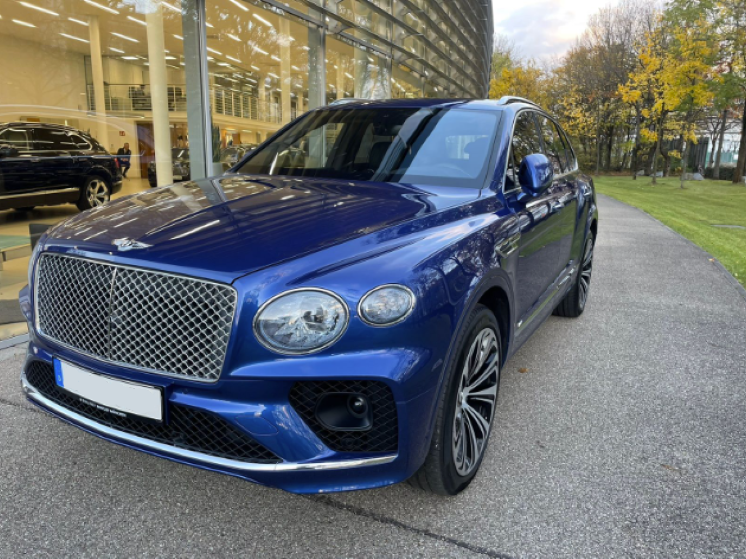 DRIVAR_DE's tweet photo. WARUM DU DIESEN BENTLEY BENTAYGA MIETEN SOLLTEST
Der Bentley Bentayga ist ein großer Luxus-Crossover, der seit 2015 produziert wird. Atemberaubende Konstruktions- und Designlösungen haben ihn zu einem wirklich einzigartigen, wunderschönen Fahrzeug

https://t.co/3bhyaQX1Y2 https://t.co/9xeAMK3v38