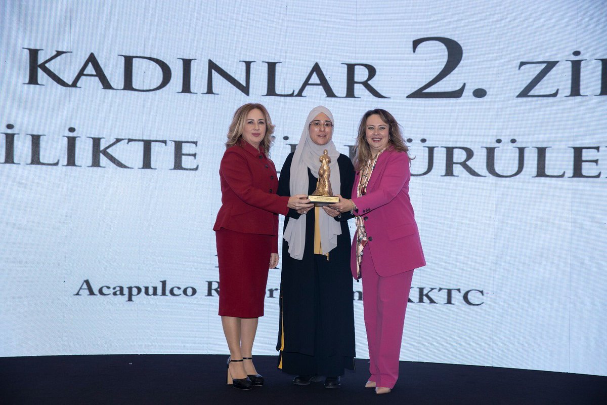 KKTCCB's tweet photo. Cumhurbaşkanı @ErsinrTatar’ın eşi̇ @SibelTatar_ , “İş’te Kadınlar 2. Zi̇rvesi̇”nde vurguladı:

“Kadın emeği̇ni̇n gi̇ri̇şi̇mci̇li̇k alanında korunması ve teşvi̇k edi̇lmesi̇ ekonomi̇k büyümemi̇zde yeni̇ kapılar açıyor”

https://t.co/ehWgHjwZxn https://t.co/Kq5SEyjbCF