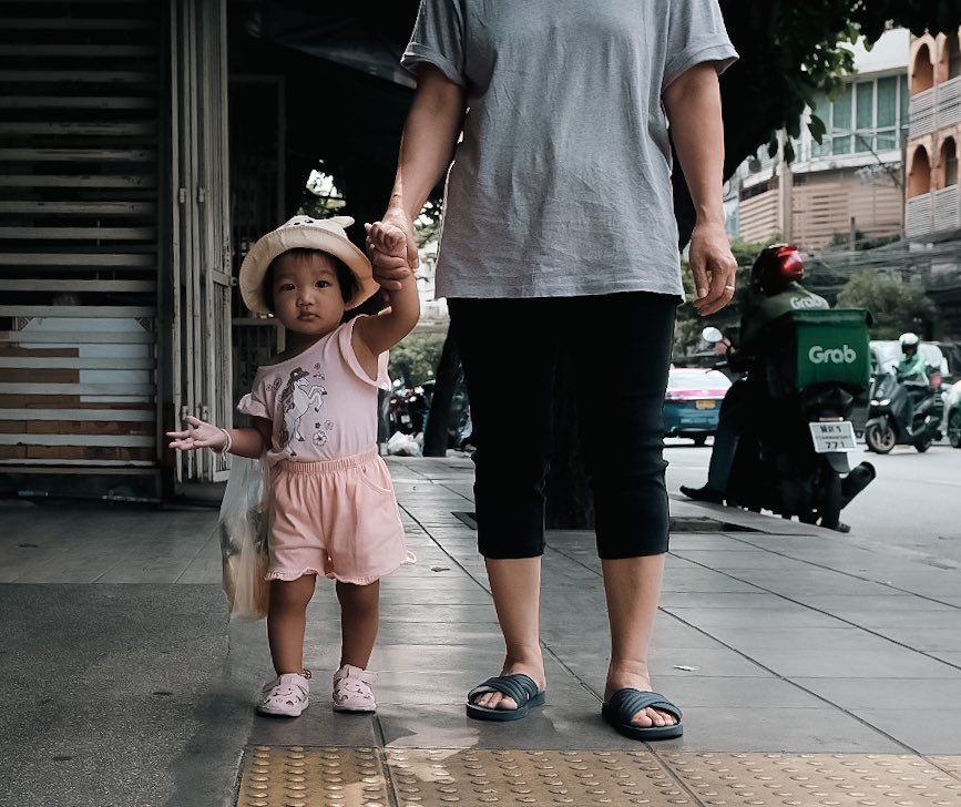 NeilShelley's tweet image. It’s really hot - but Bangkok feels good right now. Better than it’s felt in ages. #PetchaburiRoad
