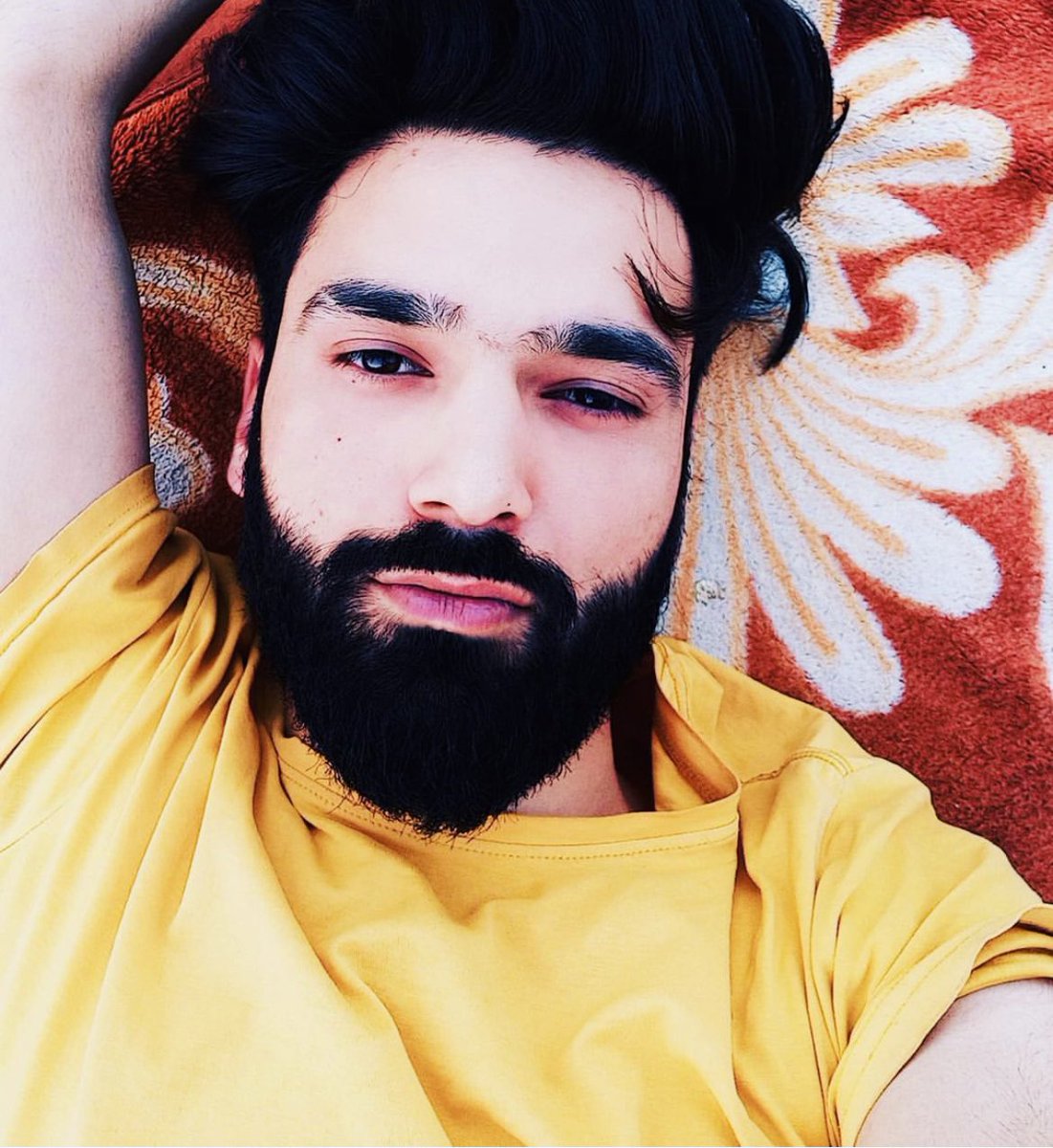 dāstāñ huuñ maiñ ik tavīl magar 

tū jo sun le to muḳhtasar bhī huuñ .
<a href="/mirishfaq674/">Mir Ishfaq</a>