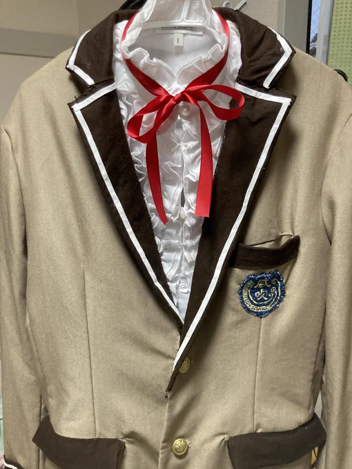 ミナトの制服どうなるか気になってリボン巻いてみたけどやっぱり最初からリボンの形作るか 