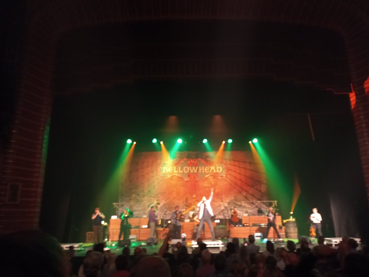 ingridsusanka's tweet photo. @bellowhead #Oxford #folk #redDMs fantastic night, we gave it all we had & rocked it so good ππππΊ https://t.co/mz841mKKT4