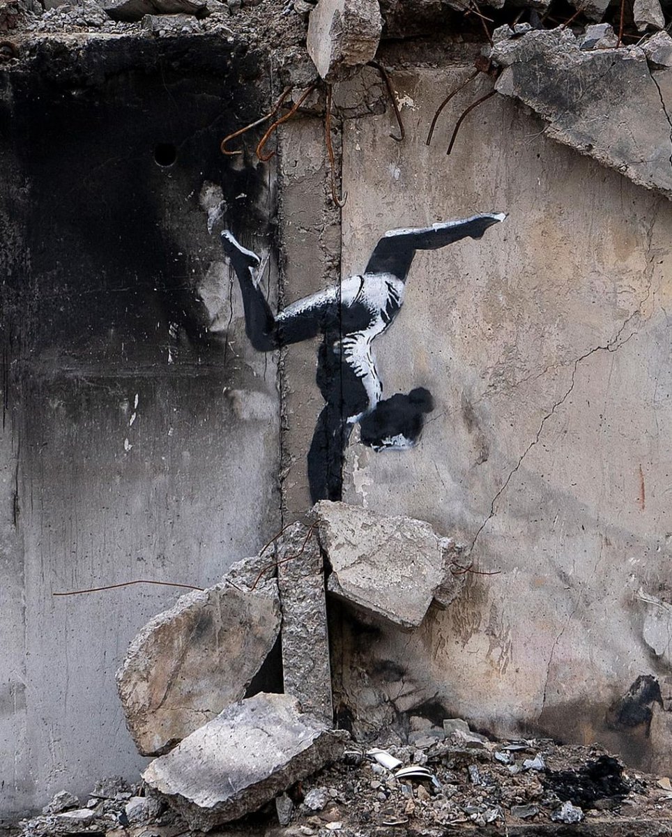 HannaLiubakova's tweet photo. #Ukraine Banksy in Borodyanka https://t.co/jJmWuB6Sd8