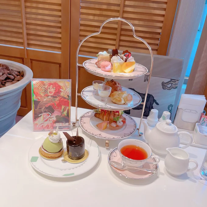 お気に入りのとこ૮ .  ̫ . ა ⸝꙳ちょっとメニューが変わってた今日のケーキはタルトピスターシュとムースショコラ 