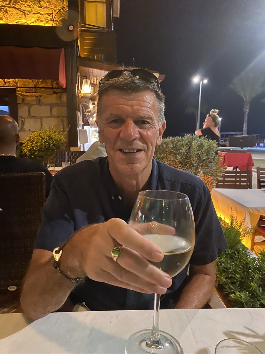 Staples152S's tweet photo. It’s a year today since we lost you. Where has that time gone? We are off to watch @Arsenal today with the lads @PeterSexton14 where we will celebrate you and hopefully 3 points! We will order 2 pints for you and share our stories #COYG❤️ https://t.co/4ytPcrhfcH